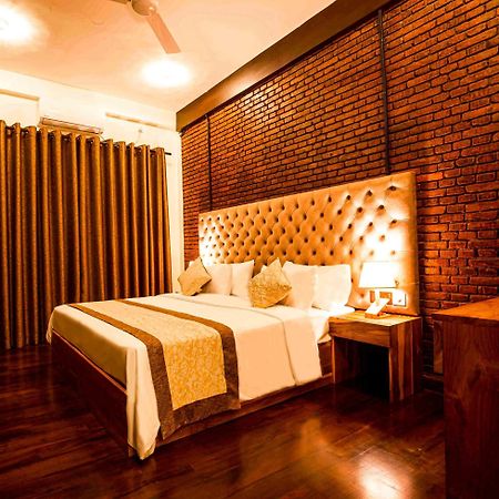 Hotel Manthra Leisure Kandy Esterno foto