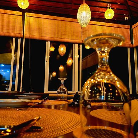 Hotel Manthra Leisure Kandy Esterno foto