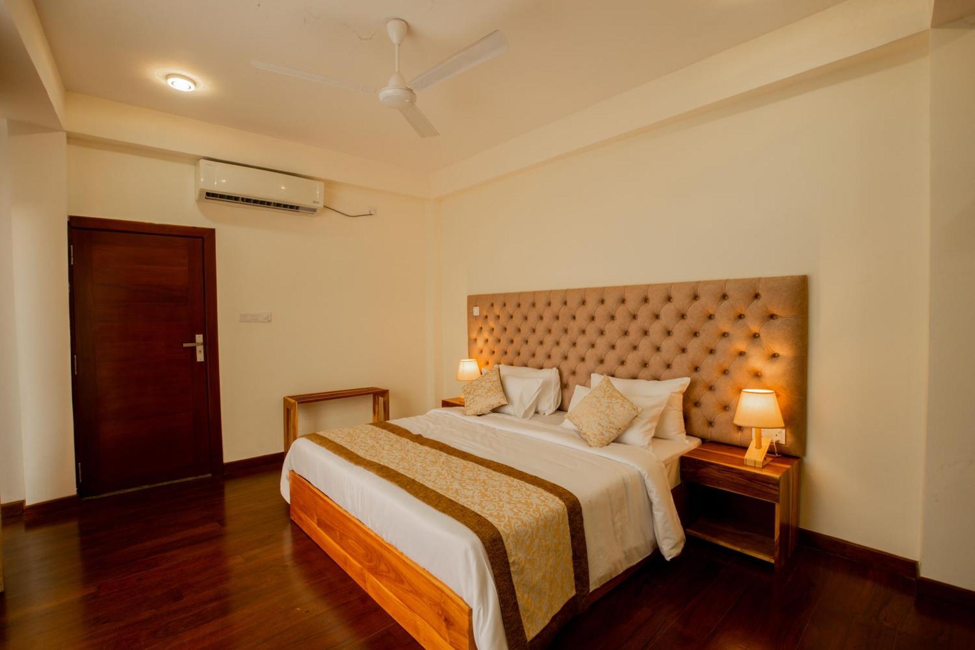 Hotel Manthra Leisure Kandy Esterno foto