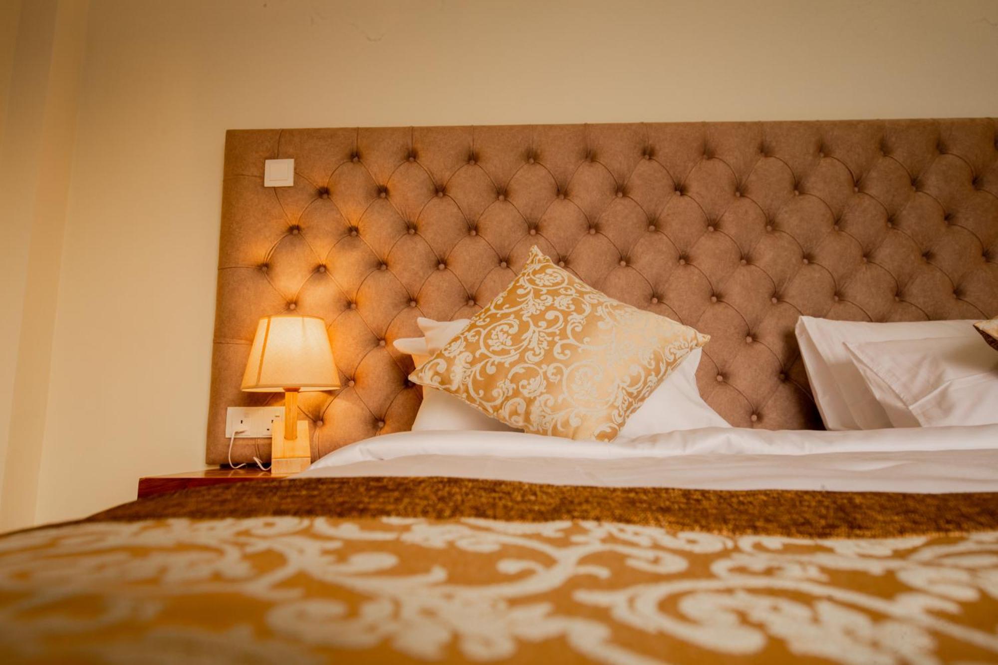 Hotel Manthra Leisure Kandy Esterno foto