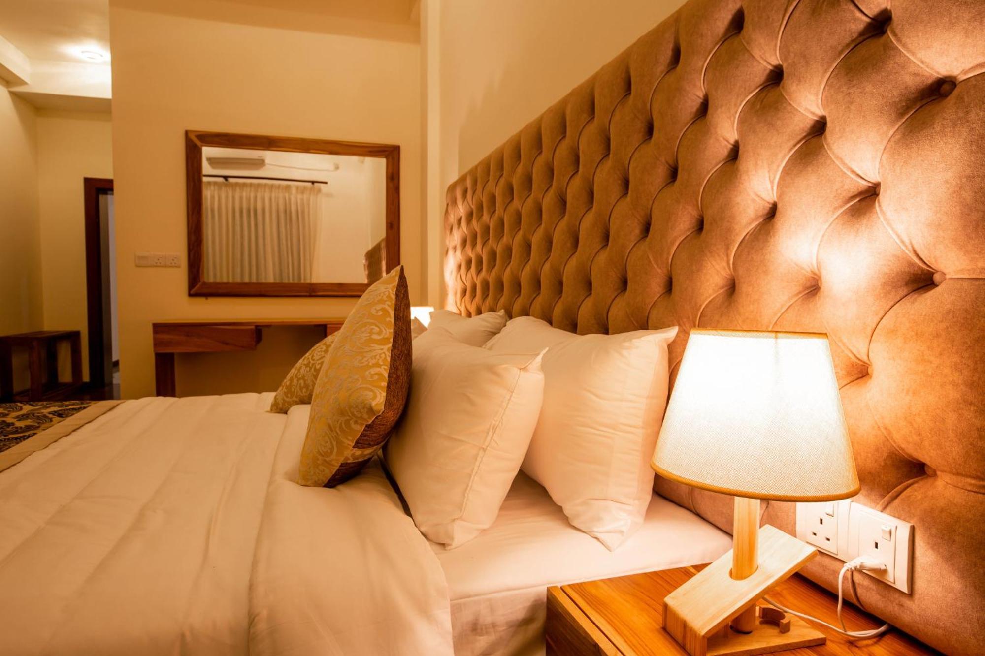 Hotel Manthra Leisure Kandy Esterno foto