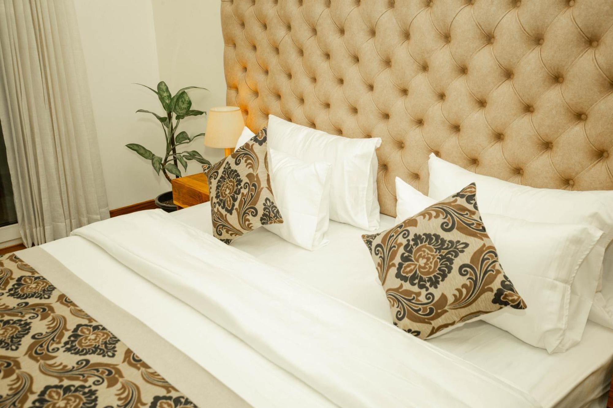 Hotel Manthra Leisure Kandy Esterno foto