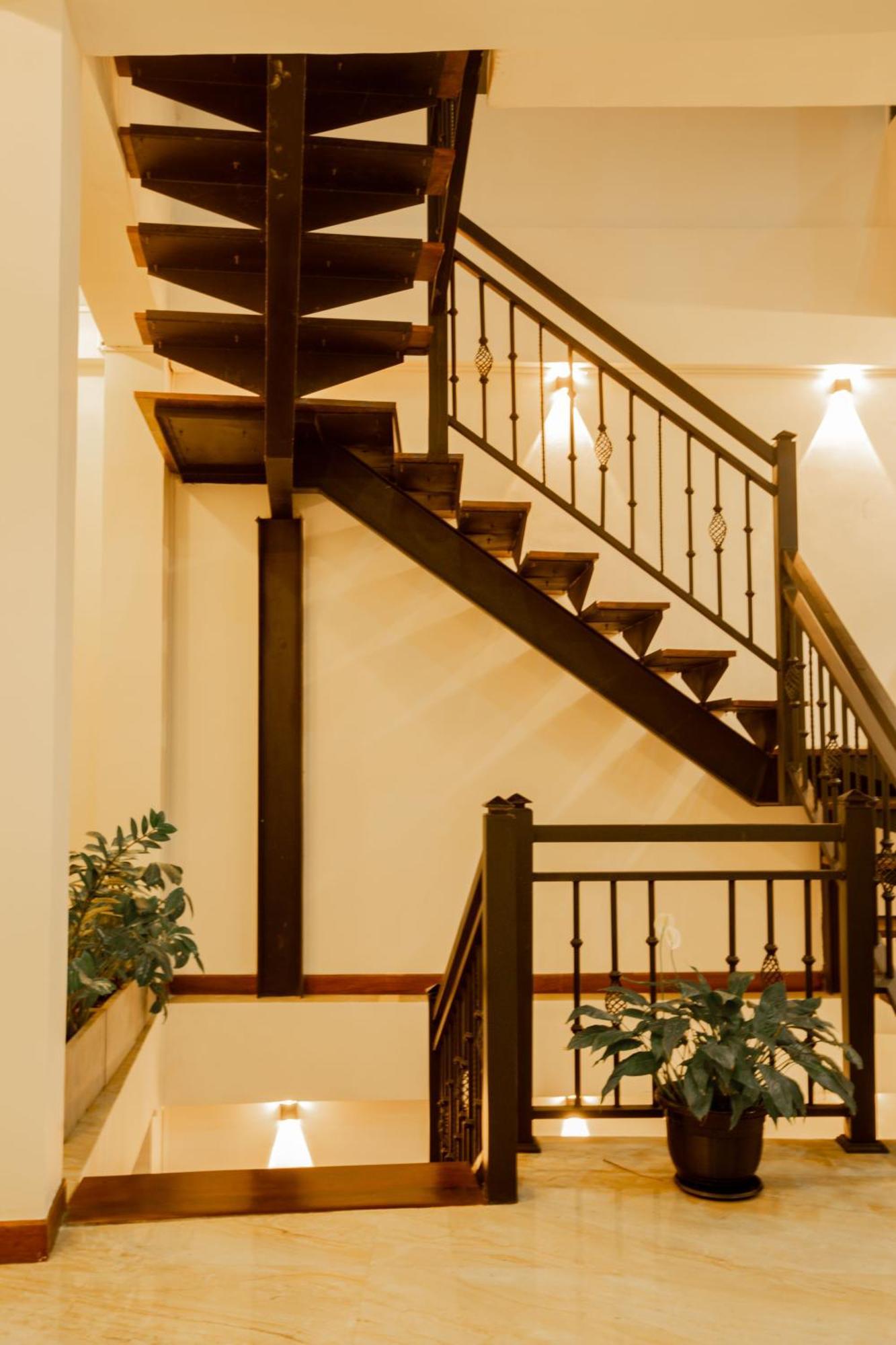 Hotel Manthra Leisure Kandy Esterno foto