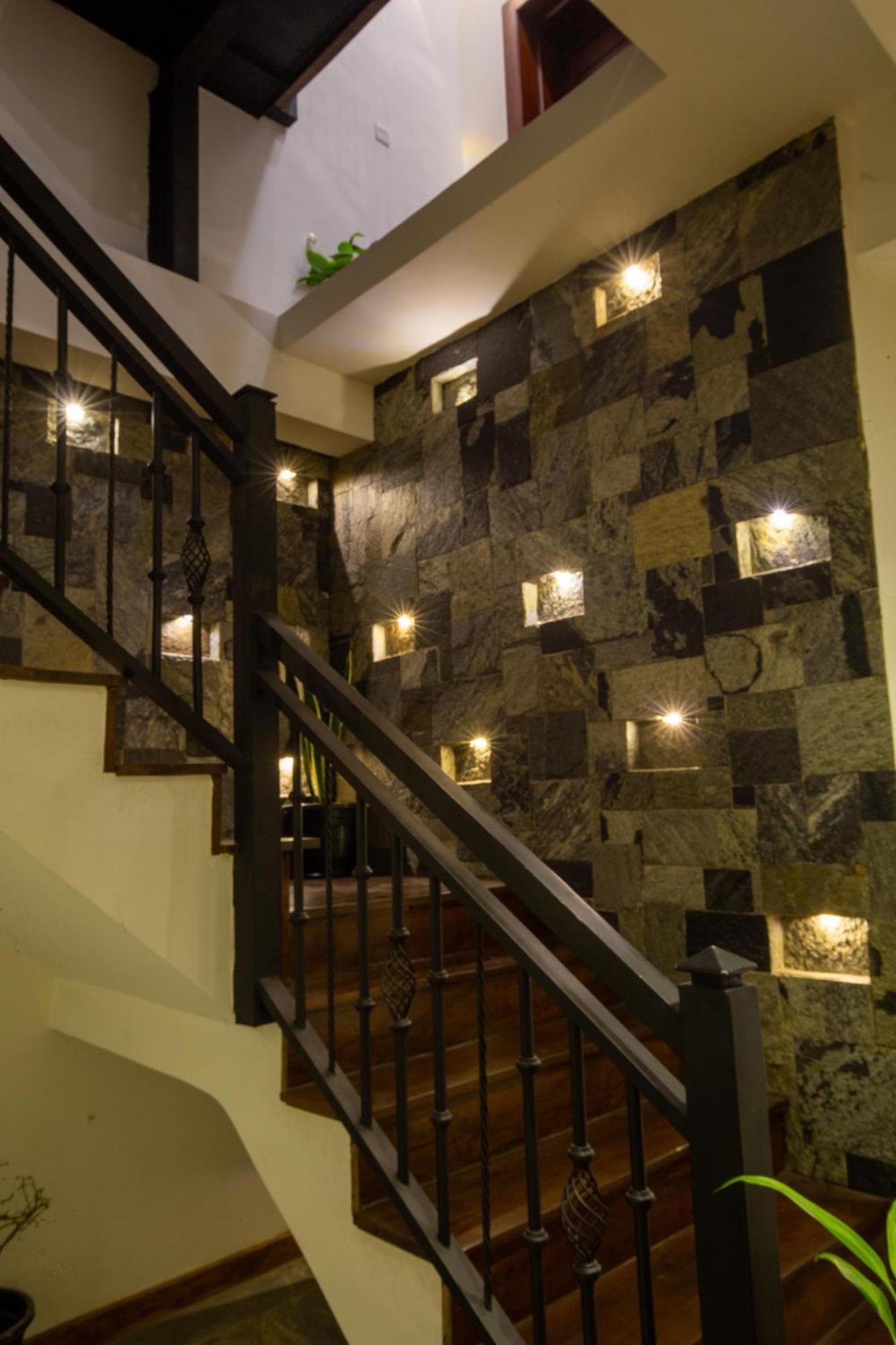 Hotel Manthra Leisure Kandy Esterno foto