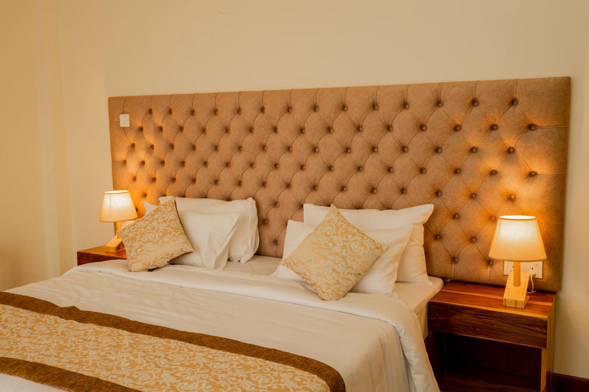 Hotel Manthra Leisure Kandy Esterno foto