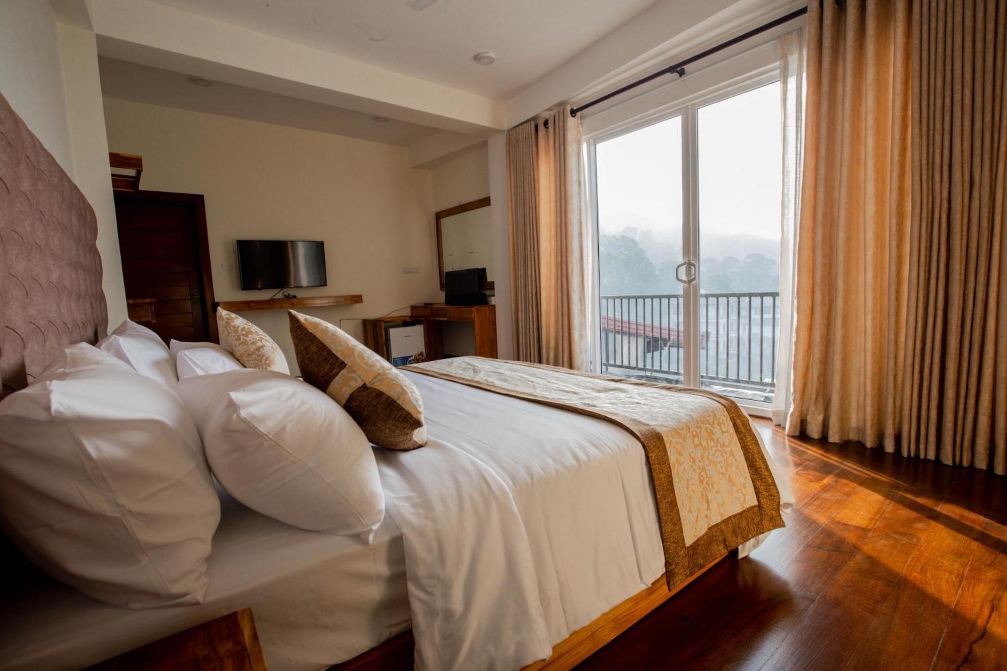 Hotel Manthra Leisure Kandy Esterno foto