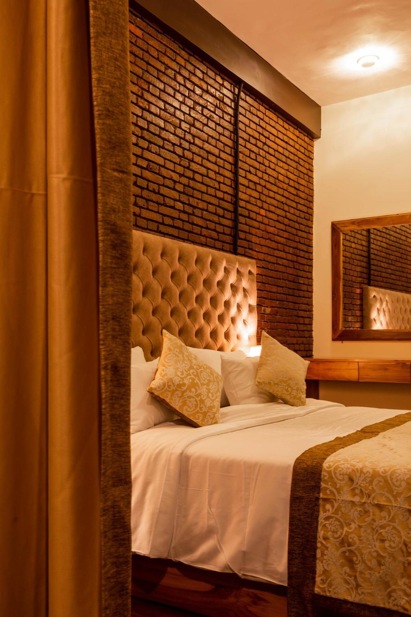 Hotel Manthra Leisure Kandy Esterno foto